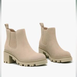 NWOT DECARSDS tan textured end faux suede chunky platform ankle boots Size 10